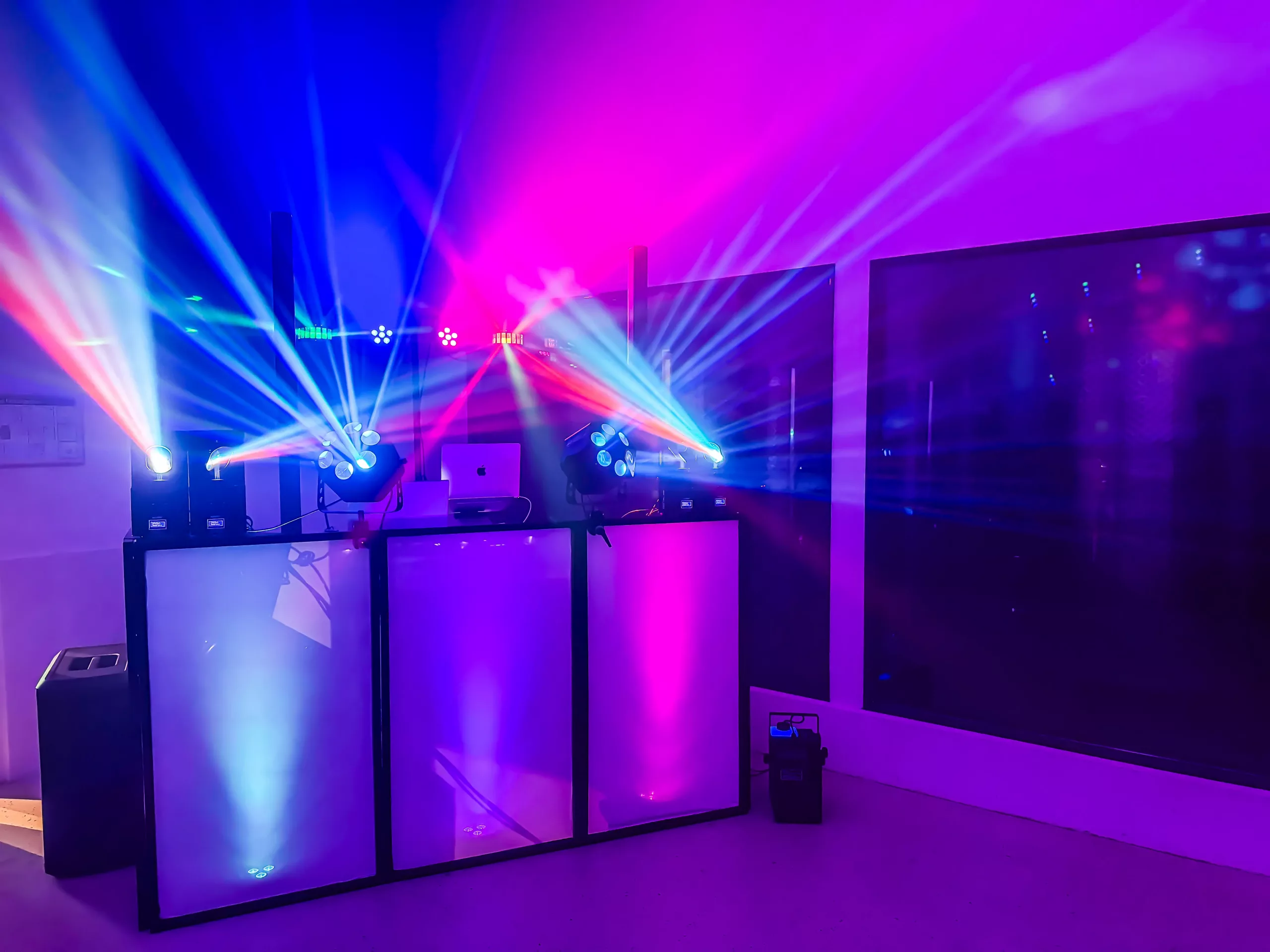 Setup-von-Hochzeits-DJ-Alexander-Pavel DJ SetUp von DJ Alexander Pavel in Franken