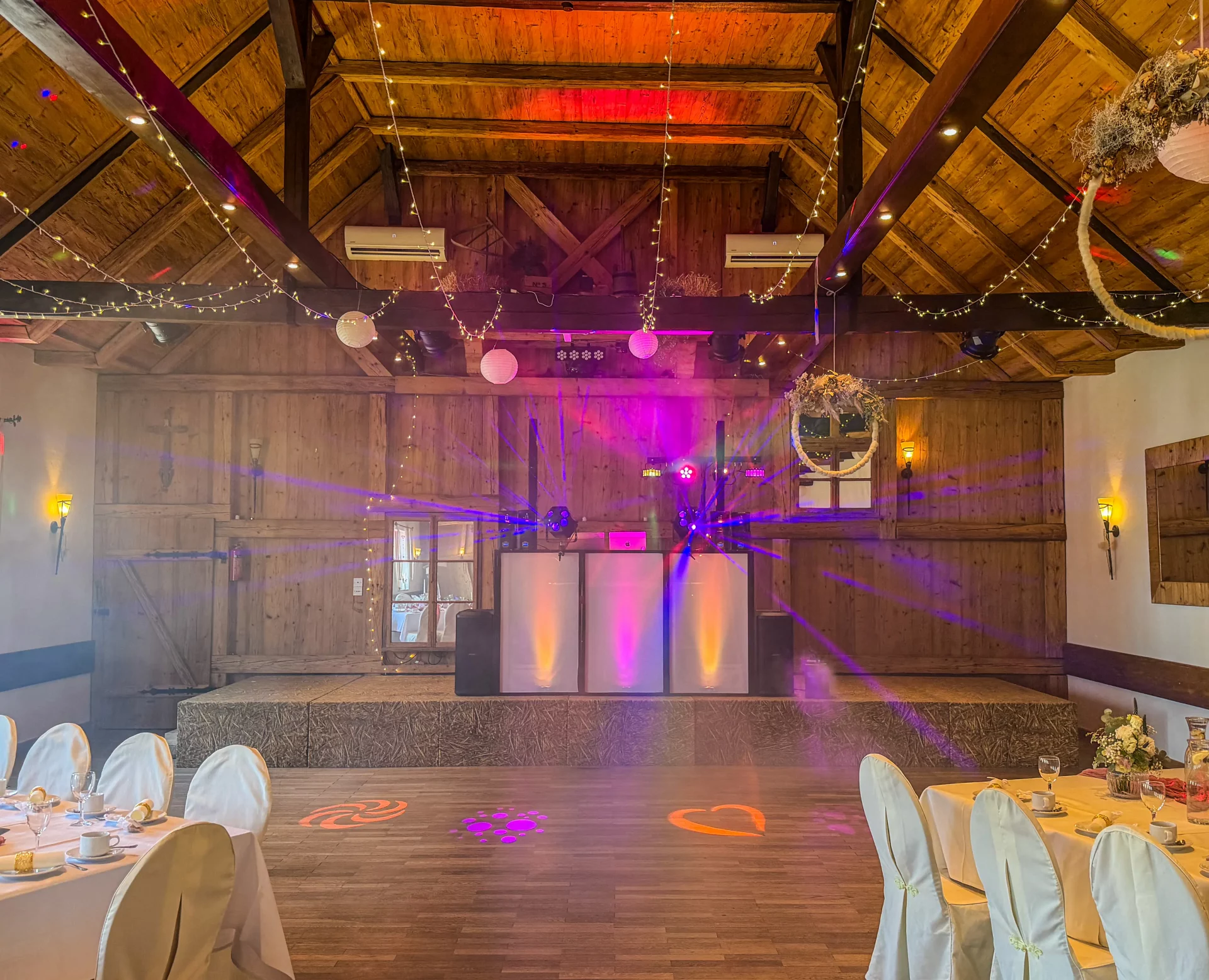 Festsaal im Hotel Grabinger mit DJ-SetUp DJ Alexander Pavel
